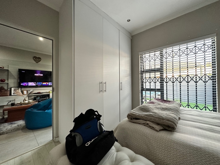3 Bedroom Property for Sale in Table View Western Cape